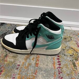 Kids High-Top Sneakers in White, Black & Teal